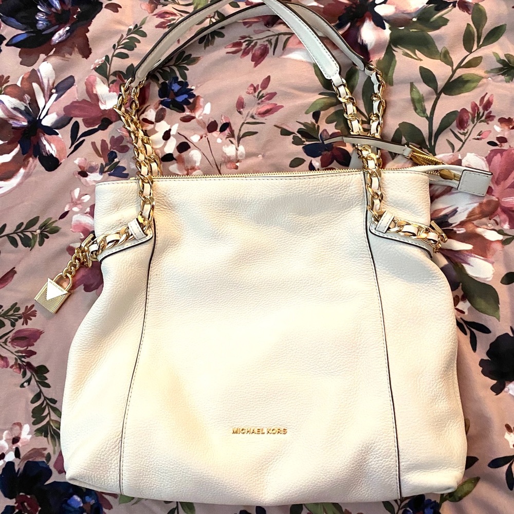 SALE🎈M-Kors Remy pebble leather bag